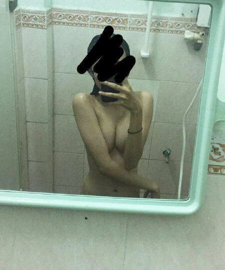 Ảnh 11 của Lộ clip sex em học sinh đeo kính mặc áo dài địt với bạn trai (Full Clip + Pic)